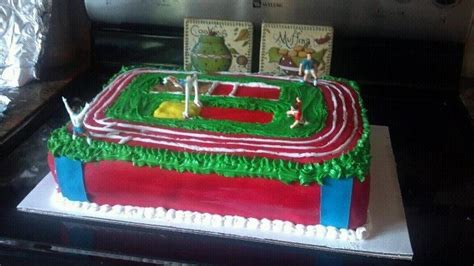 Track And Field Cake I Made For My Husbands 40th Birthday Cake Cake Creations Fondant Cakes
