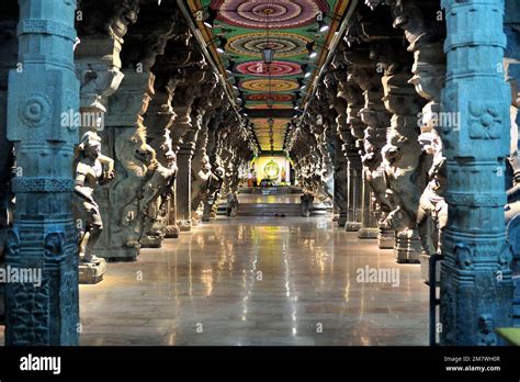 Thousand Pillar Hall At Meenakshi Temple In Madurai State Tamil Nadu