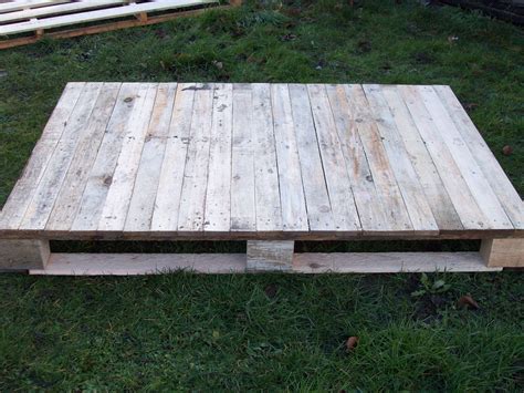 Large Wooden And Timber Pallets For Sale