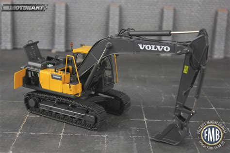 300083 Motorart Volvo Ec 200d Excavator With Shovel Novelties 1
