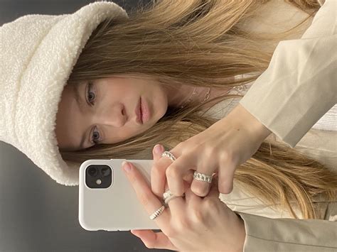 White Teddy Bucket Hat Iphone Mirror Selfie White Phonecase Dark Blonde Hair Silver Rings