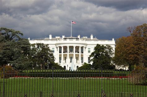 Obschon die brennerei mit einer vielzahl. Wie groß ist das weiße Haus in Washington - Wie Gross ...