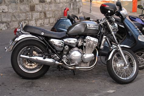 It could reach a top speed of 118 mph (190 km/h). 2003 Triumph Thunderbird 900 Sport: pics, specs and ...