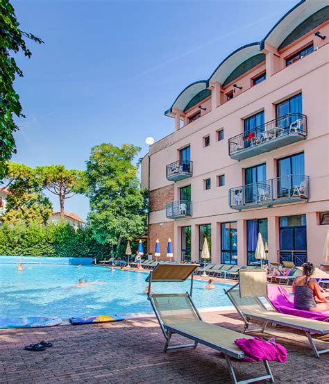 Does he look like a totally different player in grand rapids? Sacchini Hotels Zadina di Cesenatico Riviera Adriatica di ...