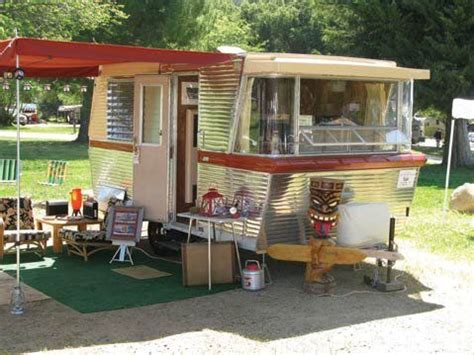 Check spelling or type a new query. Holiday House camper vintage wonderful | Vintage camper ...
