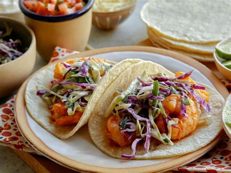 Ree drummond is creating chilled out recipes for a very hot day. How to Make Homemade Shrimp Tacos | Shrimp Tacos Recipe ...