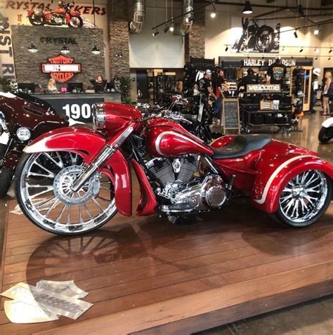 Üç tekerlek üzerinde, güvenle, konforla ve insanların dönüp bakacakları custom tarzıyla ilerleyin. #harley davidson sportster bobber #HarleyDavidsonSoftail # ...