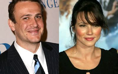 Many famous women have dated jason segel, and this list will give you more details about these lucky ladies. Jason Segel Girlfriend Images 2012