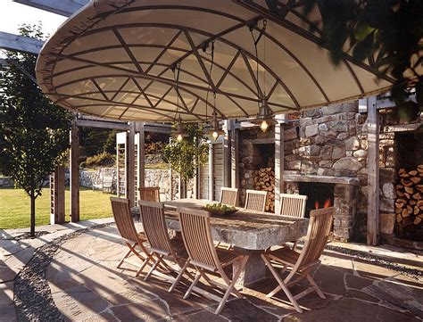 How To Design The Perfect Outdoor Dining Space