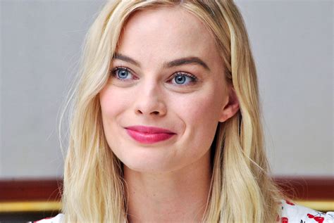 3840x2160 Margot Robbie Beautiful Smile 4k Wallpaper Hd Celebrities 4k Images And Photos Finder