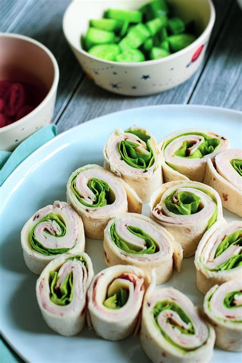 Turkey And Cheese Pinwheel Sandwiches My Foodie Quest Recipe In 2022 Pinwheel Sandwiches
