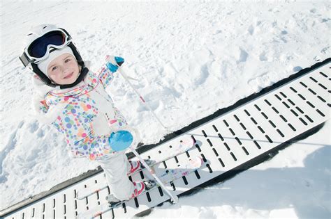 Kiedy Zacz Uczy Dziecko Jazdy Na Nartach Aktualno Ci Narty I Snowboard Skigo Pl