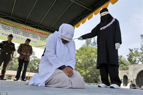 Indonesian Is Whipped Times For Sex Outside Marriage Daily Mail