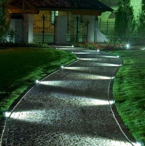 15 Stylish Landscape Lighting Ideas In 2021 Outdoor Path Lighting