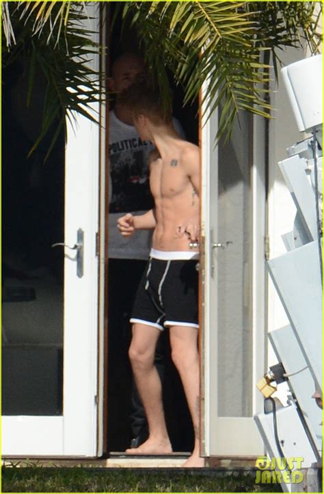 Justin Bieber Shirtless Underwear Clad In Miami Photo 2800342