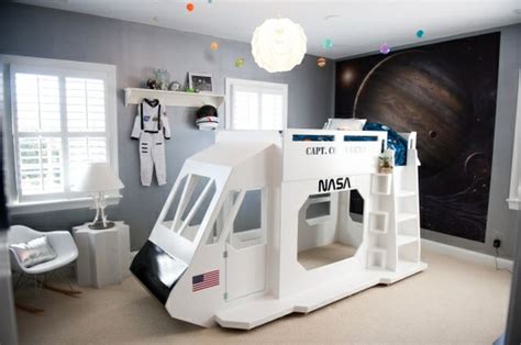 Made to measure kids' bedroom furniture can squeeze the best use out of the room. Dreams and Wishes: Outer-space kid's room ideas.