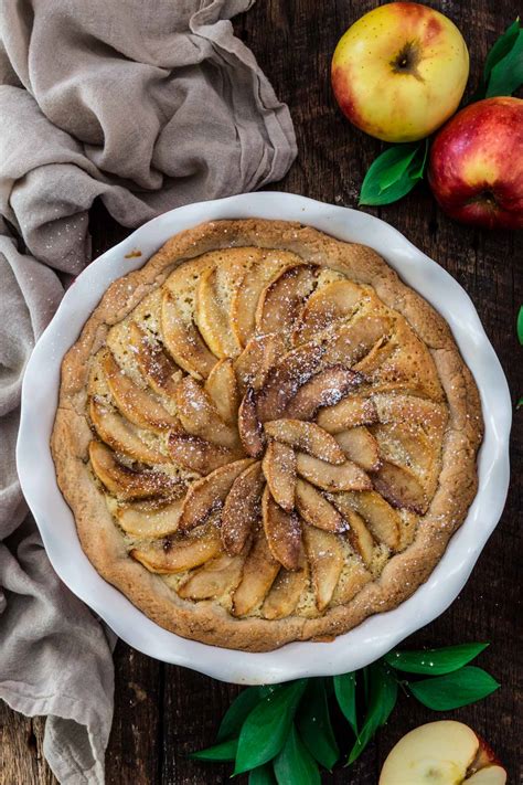 Learn how to make a flaky homemade pie crust in seven easy steps.the tastiest pies are made from the crust up. Almond Apple Pie - Olivia's Cuisine