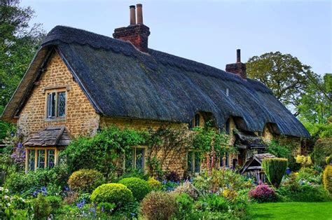 Homes In Uk English Country Cottages English Cottage Old English