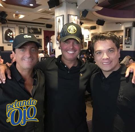 Luis miguel dejó de apoyar a su hermano cuando había decidido ir a estudiar a londres (fotos: Luis Miguel celebró sus 49 años al lado de sus hermanos ...