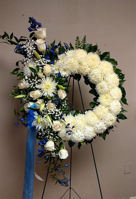 Blue Horizons Wreath In Billerica Ma Candlelight And Roses