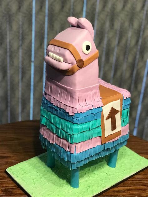 Servicio integral a empresas, centros docentes y organismos públicos. Fortnite Llama Pinata - Cake by Laurie - CakesDecor
