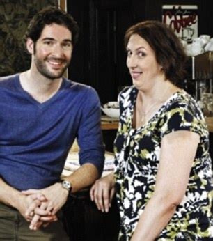 Ella begins to sing the song. Tom Ellis: Now a big star with adoring fans and a series ...