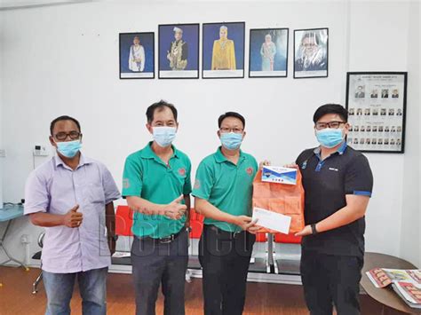 Sehingga sikap rendah hati digolongkan dalam golongan sikap terpuji ( dalam bahasa arab disebut dengan sitilah akhlak mahmudah ). ADUN Elopura serah bantuan pelitup muka kepada 15 buah ...