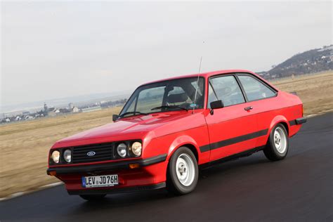 The escort was frequently the best selling car in britain during the 1980s and 1990s. Ford Escort RS2000 specificaties en info - Classic Cars