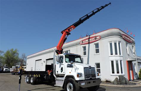 Cranes And Forklifts For The Roofing Supply Industry Runnion
