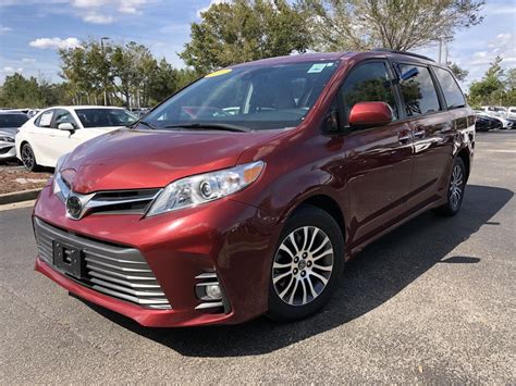 Pre Owned 2019 Toyota Sienna Xle Fwd 4d Passenger Van