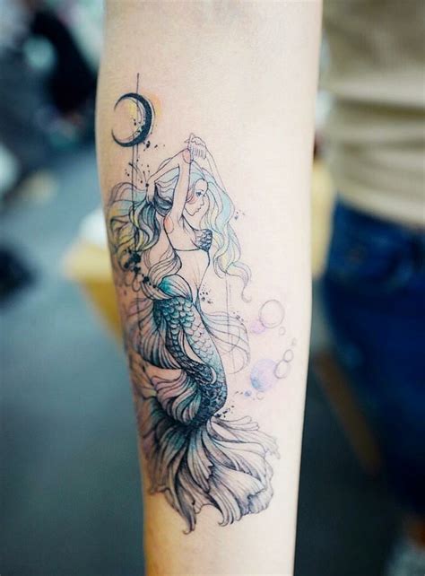 This is an exceedingly point by point bit of workmanship. Beautiful mermaid/siren tattoo 🧜🏼‍♀️🌙 | Mermaid tattoo ...