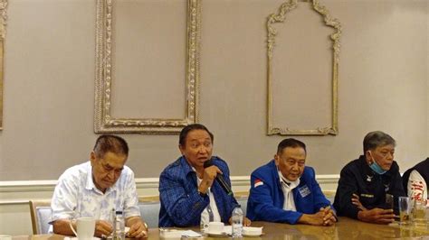Dont worry, be happy, ucapnya. Pendiri Demokrat Berang Disuruh Istirahat: Jangan Sombong!