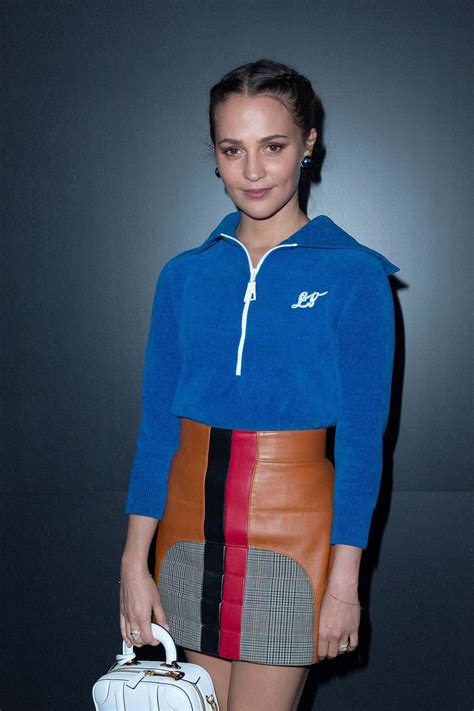 Alicia Vikander Attends Louis Vuitton Show Leather Skirt Indifash Com