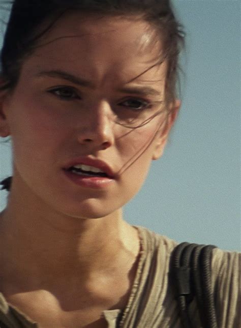 Daisy Ridley As Rey In Star Wars The Force Awakens Rey Daisy Ridley