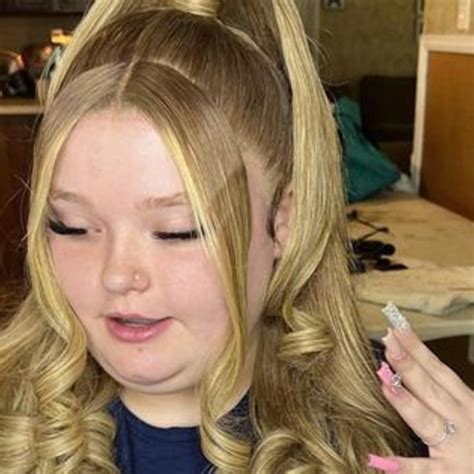 see honey boo boo looking pretty in pink for prom night