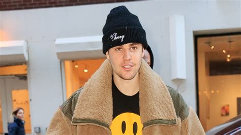 Justin Bieber Says Hes Been Struggling Asks For Fans Prayers