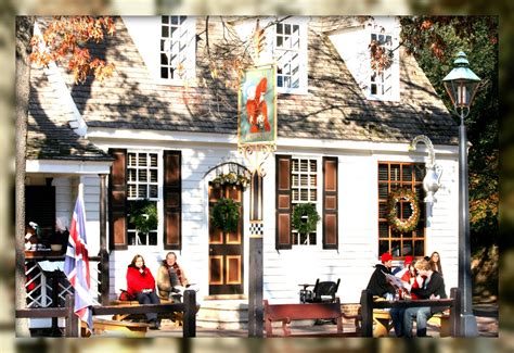 Living In Williamsburg, Virginia: Unique Christmas Decoration at Josiah