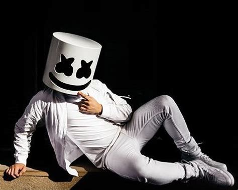 Dj Marshmello Why Is He So Hot Spyhollywood