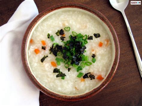 Waduh saya tidak merekomendasikan sarapan bubur ayam konvensional apalagi yang sachetan, walaupun saya apakah kamu bisa sebutkan, apa saja makanan selain bubur yang cocok untuk orang sakit? Bubur Ayam Korea "Dakjuk" 닭 죽, Bisa Jadi Obat Orang Sakit! - Gaekon