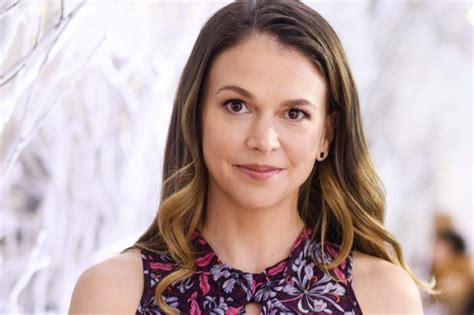 The Cut Sutton Foster On Staying Young Journaling And Wearing