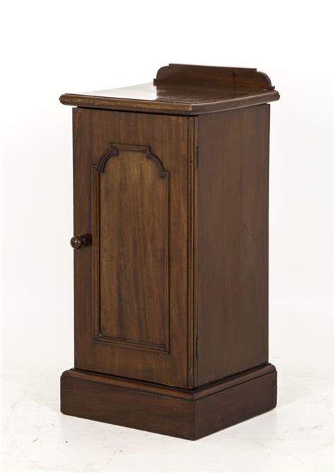 Nightstands & bedside cabinetsnightstands & bedside cabinets at auction, starting bids at $1. B562 Antique Scottish Victorian Mahogany Nightstand ...