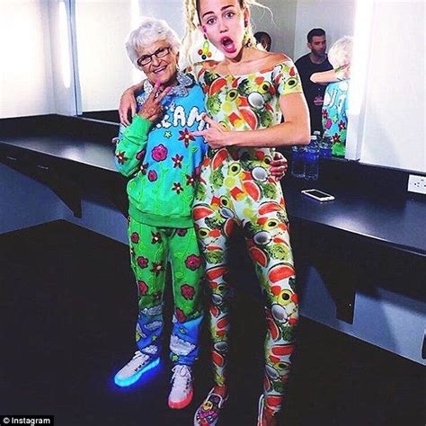 Baddie Winkle 87 Reveals She Sent Drake A Cheeky Snap On Instagram Baddie Winkle Miley