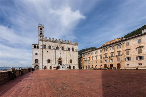 Piazza Grande Gubbio Exploring Umbria