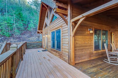 Or for you hunters, some of northeast iowa's best public hunting the north bear is one side of our new duplex cabin! Mama Bear Creek Bridge Cabin in Sevierville w/ 2 BR (Sleeps6)