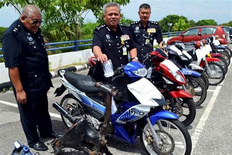 Presidennya, muhammad azwan jajendran abdullah berkata, pihaknya kecewa apabila mendakwa nasib hampir 300 pengusaha bas persiaran. Polis Melaka tumpas geng curi motosikal tiga negeri ...