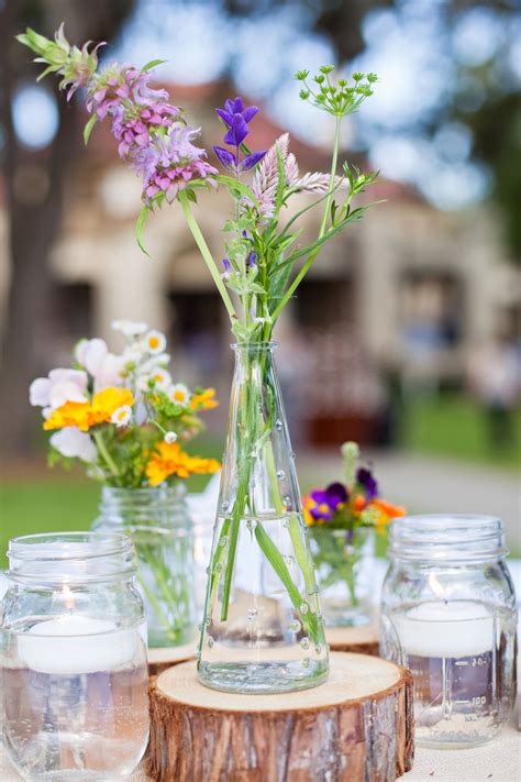 Browse gardenista's collection of posts on bud vases to get ideas for your home garden, landscaping needs, or outdoor space which involve bud vases. Bud vase arrangements | Bud vases arrangements, Vase ...