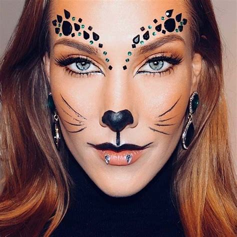Halloween Cat Makeup With Rhinestones Cat Halloween Makeup Cat Eye Makeup Halloween
