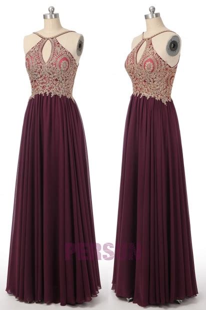 Le mannequin mesure 1m75 et porte une taille s/36. Robe de soirée longue appliqué de dentelle guipure pour ...