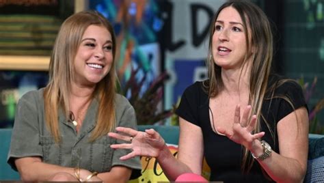 Girls Gotta Eat Podcast Hosts Rayna Greenberg And Ashley Hesseltine Talk Dating Honesty And