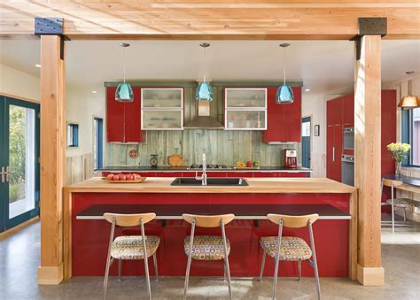 dapur kayu perpaduan warna merah thegorbalsla
